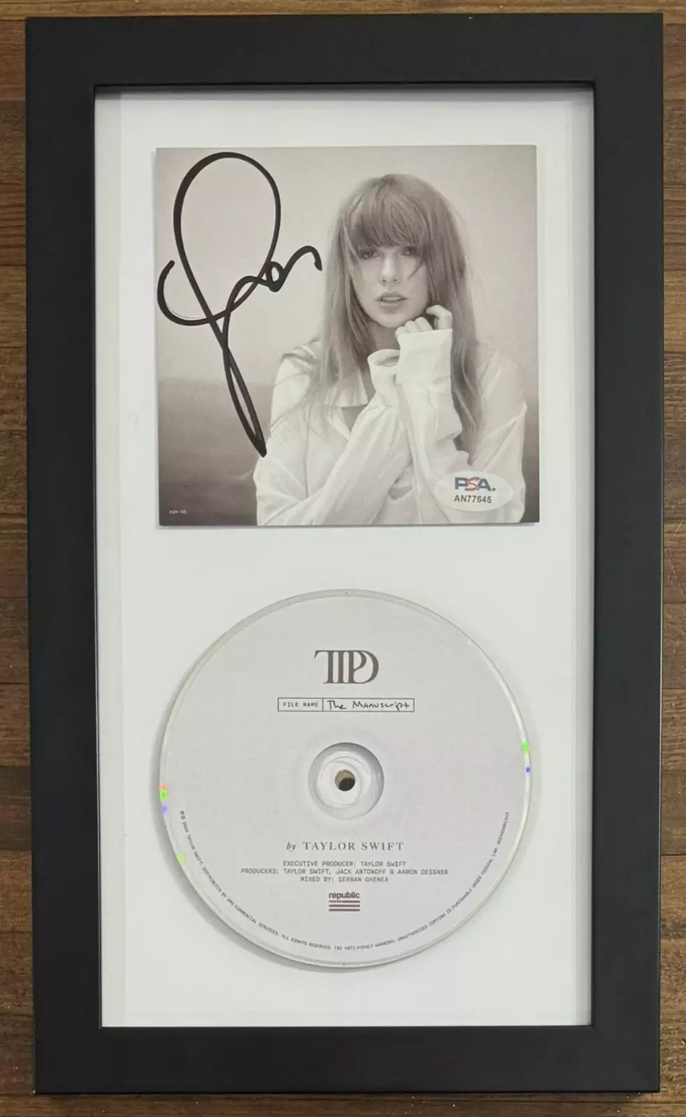 Taylor Swift - AUTOGRAPHED TTPD TORTURED POETS PHOTO CD PSA DNA COA